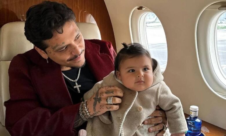 Christian Nodal vive emotivo momento junto a su hija Inti. (Foto de internet)