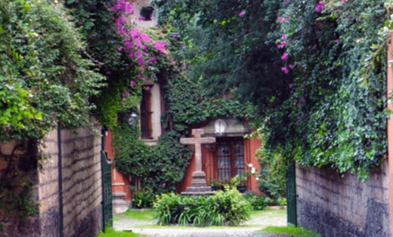 La Plaza de los Arcángeles un oasis escondido en el corazón de San Ángel