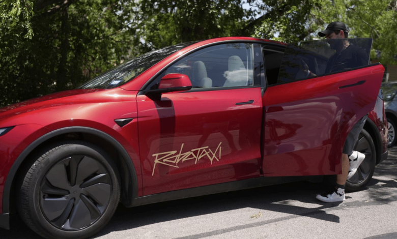La fortuna de Musk se dispara tras el debut del robotaxi de Tesla (Foto por Eric GayAP)