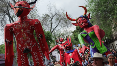 Los judas con forma de diablo_ una tradición ardiente de la cartonería mexicana