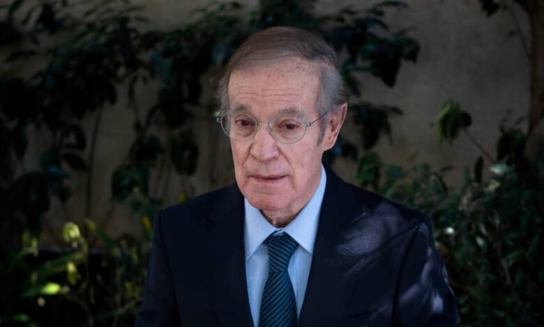 Anuncian serie de José Ramón Fernández