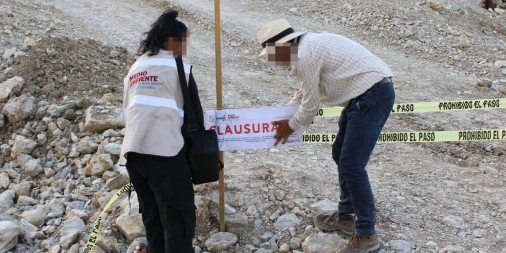 Aseguran inmueble y equipos por extracción ilegal de grava en Macuspana