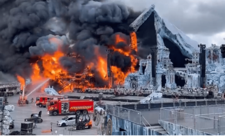 Un incendio de gran magnitud ha consumido cerca de tres cuartas partes de la emblemática mainstage del festival Tomorrowland en Boom, Bélgica, menos de 48 horas antes de su inicio.