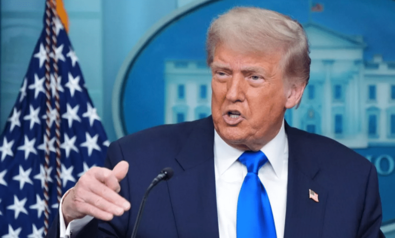 Donald Trump anuncia aranceles del 30% para productos provenientes de México y la UE, a partir del 1 de agosto de 2025. La medida busca presionar acuerdos comerciales y responde a temas de seguridad y desequilibrios económicos. / Imagen: Jacquelyn Martin / AP