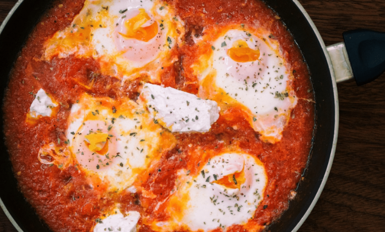 Huevos ahogados el platillo mexicano ideal para desayunar, cenar y ahorrar