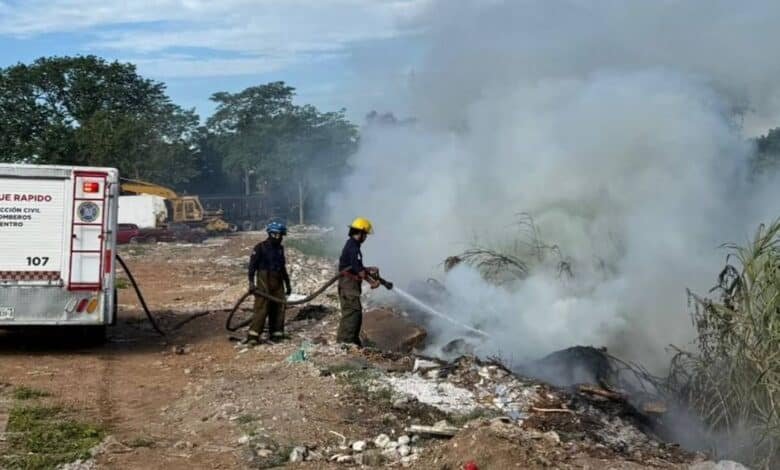 Más de 100 Autos Calcinados en Incendio de Grúas Olmeca