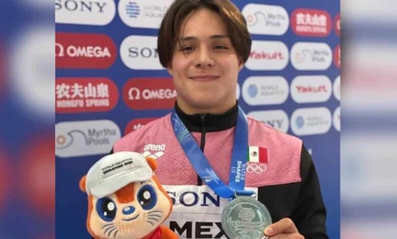 Osmar Olvera rompe récord y supera cinco medallas mundiales