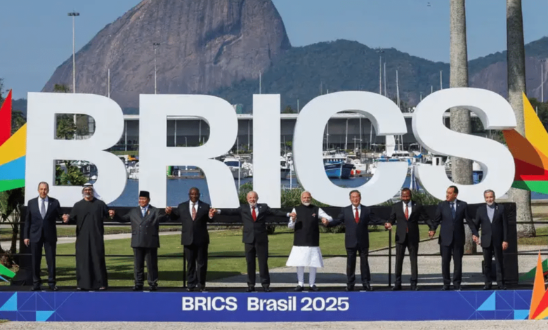 La primera cumbre ampliada de los BRICS en Río de Janeiro se inaugura con un firme discurso de Lula da Silva, quien condena la situación en Gaza, exige una reforma urgente en la ONU y cuestiona las políticas arancelarias de Donald Trump.
