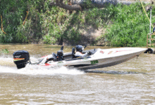 El mandatario estatal dio el banderazo de salida a la competencia en la que participan más de 50 embarcaciones procedentes de todo el país que surcaron las aguas del emblemático río desde Villahermosa hasta Frontera