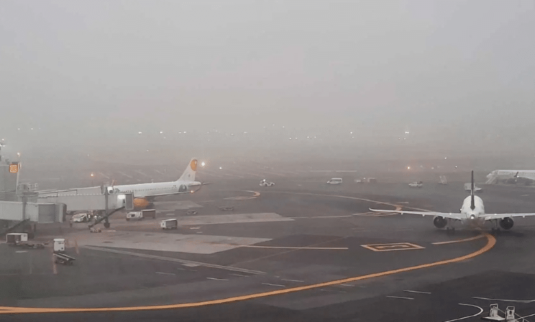 Las lluvias intensas del 12 de agosto de 2025 obligaron al AICM a suspender temporalmente aterrizajes y despegues, afectando a miles de pasajeros y repitiendo afectaciones similares a las del domingo previo.