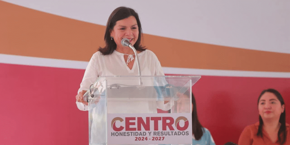 El Ayuntamiento de Centro, liderado por la alcaldesa Yolanda Osuna, entregó 518 molinos eléctricos a mujeres de comunidades y colonias populares, incluyendo a 18 con discapacidad auditiva.