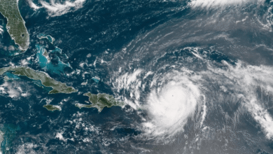 El huracán Erin se intensificó rápidamente hasta convertirse en categoría 5, con vientos sostenidos de 256 km/h.