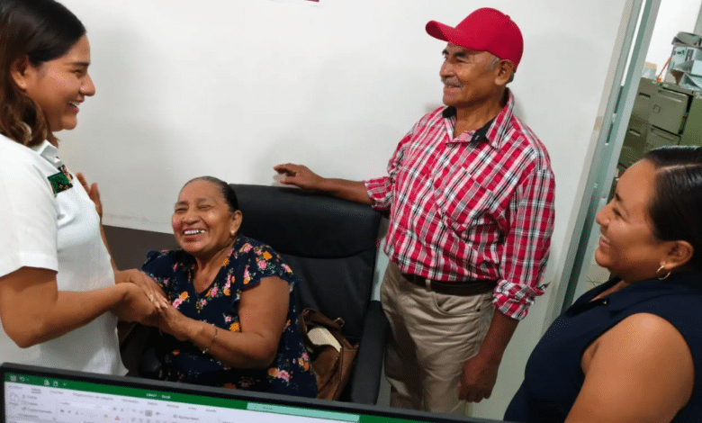 Familia artesana de Tapotzingo se une a la comunidad del IFAT