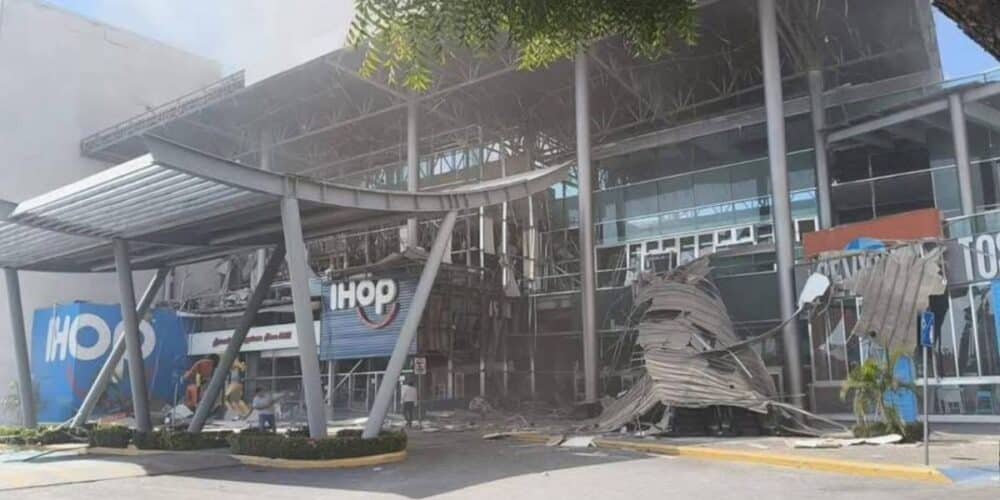 La acumulación de gas provoca explosión en un restaurante de plaza Altabrisa