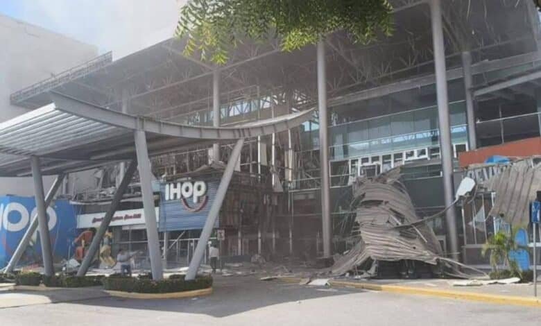 La acumulación de gas provoca explosión en un restaurante de plaza Altabrisa