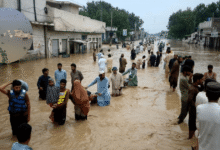 Crisis climática golpea Asia del Sur: lluvias torrenciales dejan destrucción y cientos de víctimas (Foto por CNN en Español)