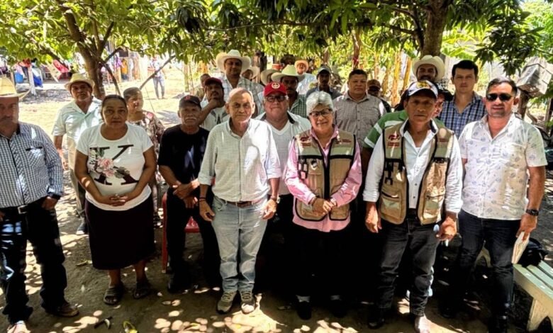 Luisa Cámara Cabrales visita Comunidades de Aprendizaje Pecuario en Macuspana
