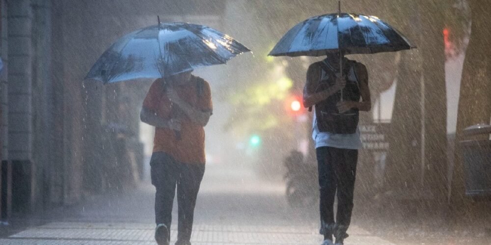 Pronostican lluvias fuertes en Tabasco este miércoles por la onda tropical 24