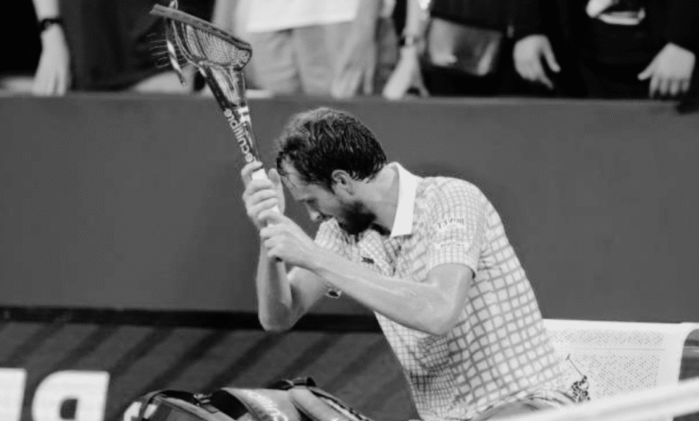 ¿Quien es el tenista que destrozó su raqueta y le grito a un juez de silla en el Partido de US Open 2025