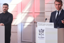 Durante la cumbre de la Coalición de Voluntarios en París, Emmanuel Macron anunció que 26 países se comprometieron a apoyar militarmente a Ucrania tras un posible cese de hostilidades con Rusia, con el fin de garantizar la seguridad y disuadir nuevos ataques.
