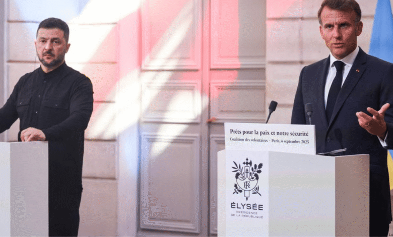 Durante la cumbre de la Coalición de Voluntarios en París, Emmanuel Macron anunció que 26 países se comprometieron a apoyar militarmente a Ucrania tras un posible cese de hostilidades con Rusia, con el fin de garantizar la seguridad y disuadir nuevos ataques.