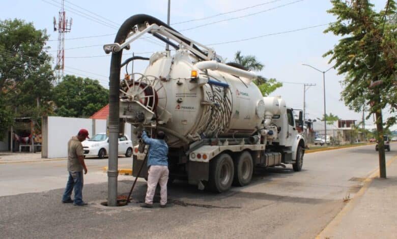 CEAS desazolva más de 431 kilómetros de drenajes en Tabasco