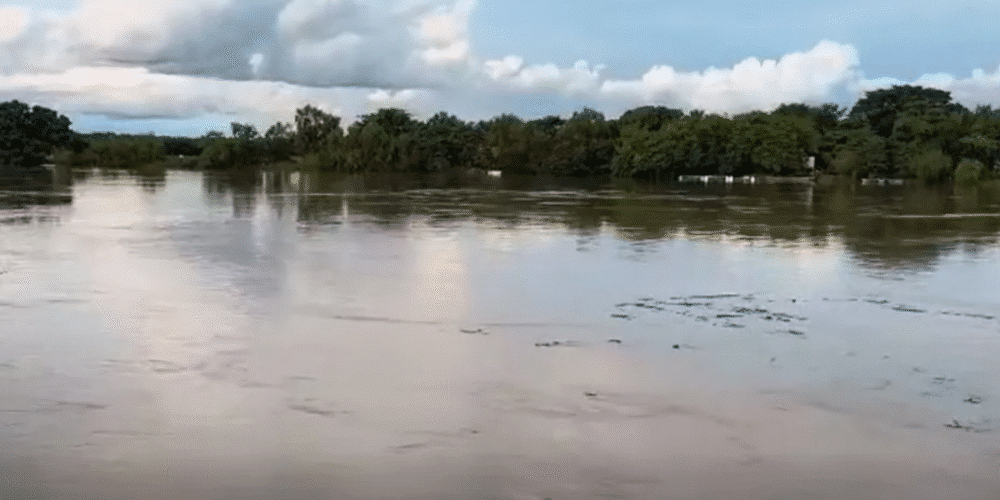 Centro refuerza monitoreo y coordinación ante posible riesgo de inundaciones por ríos
