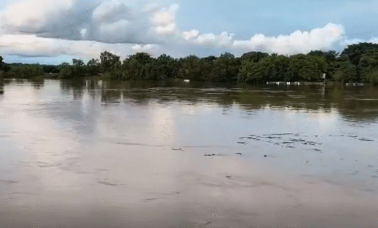 Centro refuerza monitoreo y coordinación ante posible riesgo de inundaciones por ríos