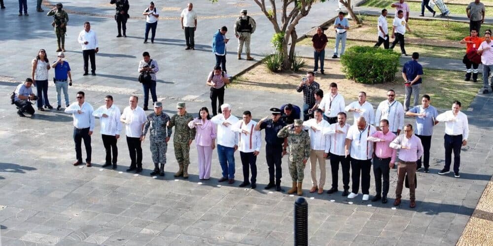Gobernador de Tabasco Conmemora el Año de la Mujer Indígena con Izamiento de Bandera