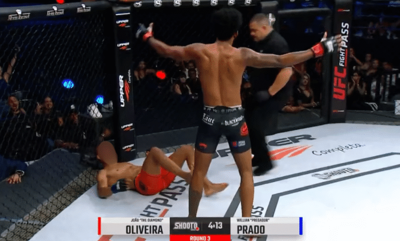 Polémica en Shooto Brasil árbitro permitió que un luchador recibiera golpes tras un nocaut