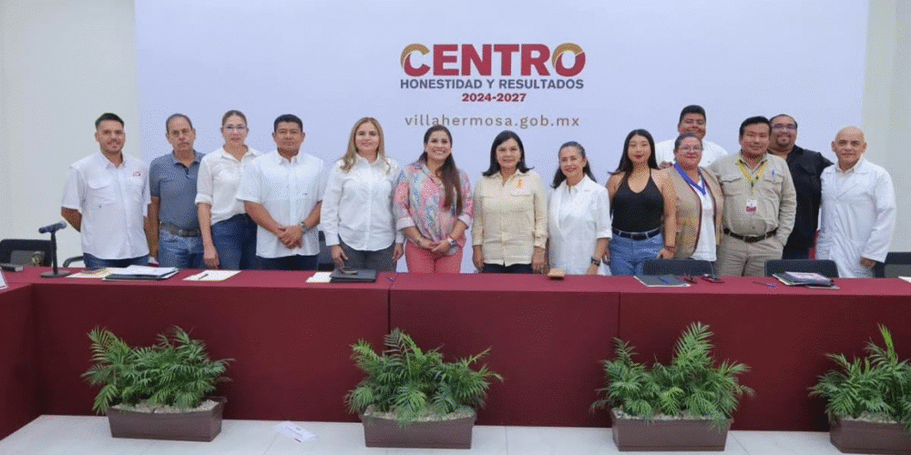 La alcaldesa Yolanda Osuna y la Secretaría de Salud activan una estrategia integral que incluye la movilización de vehículos recolectores y termonebulizadoras para combatir al mosquito transmisor en 163 localidades.