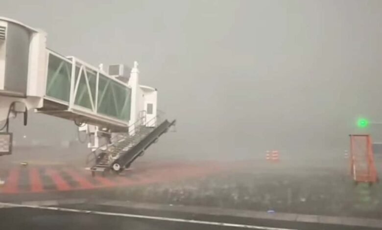 Por lluvias, suspenden despegues y aterrizajes en el AICM