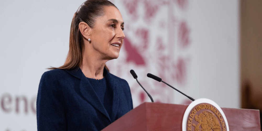 “Es poner orden y dejar de ver al agua como una mercancía", puntualizó sobre las iniciativas que serán enviadas al Congreso