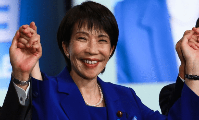 Japón marca un antes y un después con la elección de Sanae Takaichi como primera ministra, una figura que combina la disciplina política femenina con la energía del heavy metal.