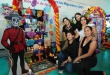 El Papagayo revive a los muertos con un despliegue de color y tradición
