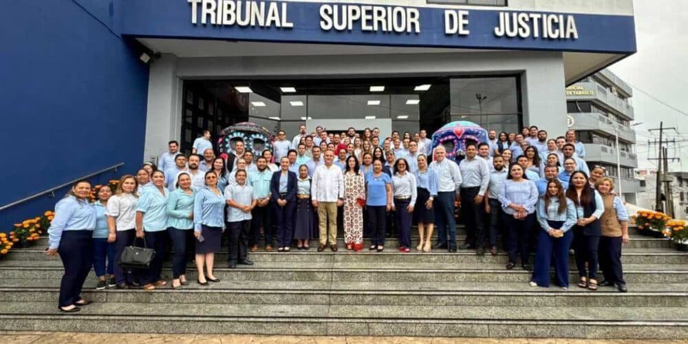 El poder judicial se viste de tradición para Honrar a sus ausentes