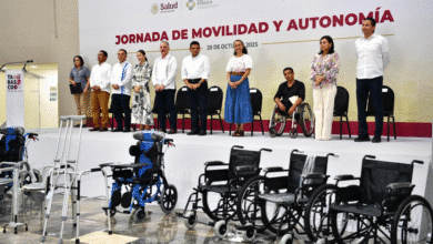 Entregan cientos de apoyos de movilidad grupos vulnerables