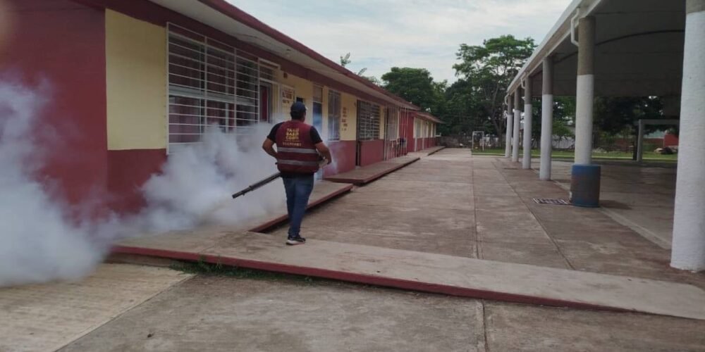 Escuelas blindadas contra el dengue