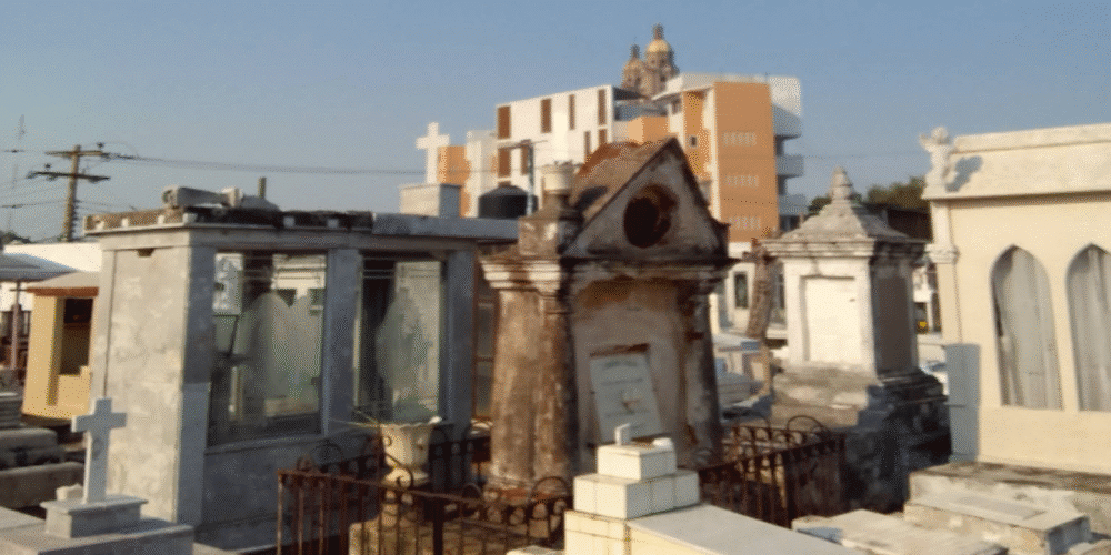 Panteones de Centro abrirán 36 horas por el Día de Muertos 2025
