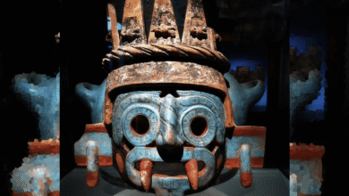 Tláloc, una deidad ancestral y formidable del panteón mexica (azteca), fue venerado como el dios de la lluvia, el agua, el rayo y la agricultura.