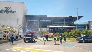 Restaurantes de Plaza Altabrisa se recuperan tras explosión
