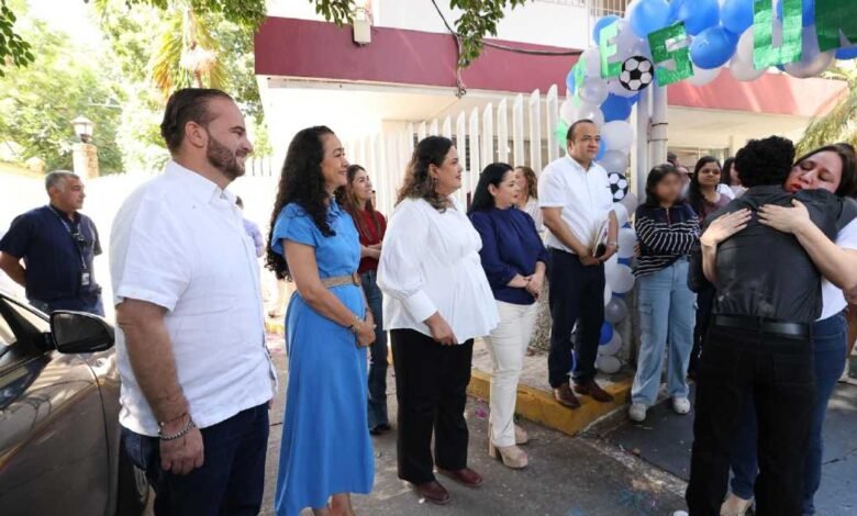 Adolescente estrena familia