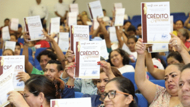 Artesanos tabasqueños reciben créditos sin intereses para impulsar su producción y economía