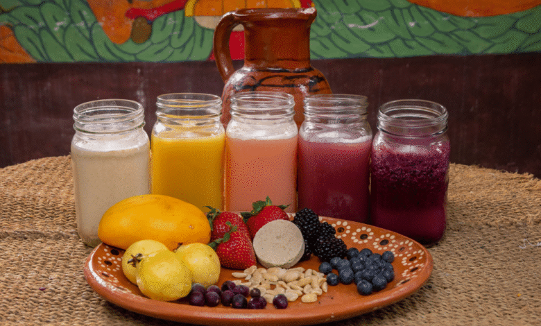 El pulque vive un momento de recuperación cultural y gastronómica. Cada vez más jóvenes redescubren su origen prehispánico y se animan a preparar versiones caseras de esta bebida fermentada.