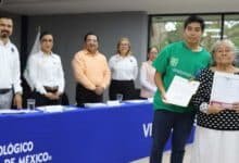 Estudiantes Certifican a 71 Tabasqueños en Alfabetización y Educación Básica