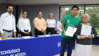 Estudiantes Certifican a 71 Tabasqueños en Alfabetización y Educación Básica