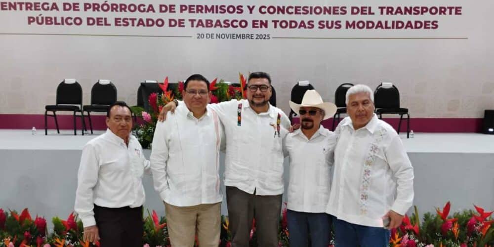 Gobierno refuerza al transporte público con entrega de concesiones