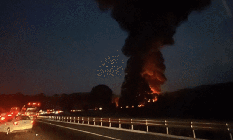 Una pipa de gas explotó en un tramo de la Autopista México-Puebla, específicamente en el municipio de Ixtapaluca, Estado de México.