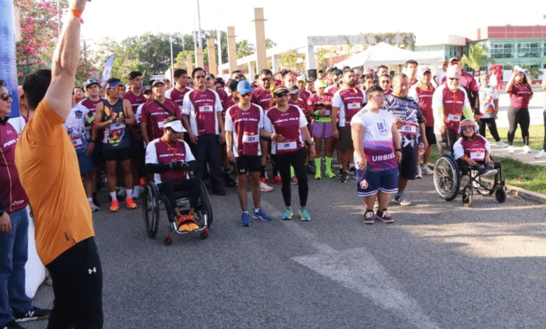 Cientos de tabasqueños se sumaron a la Carrera CONADE 2025; el director del INJUDET destacó que la jornada se replicó simultáneamente en 13 estados para fomentar el deporte como un agente de cambio social.