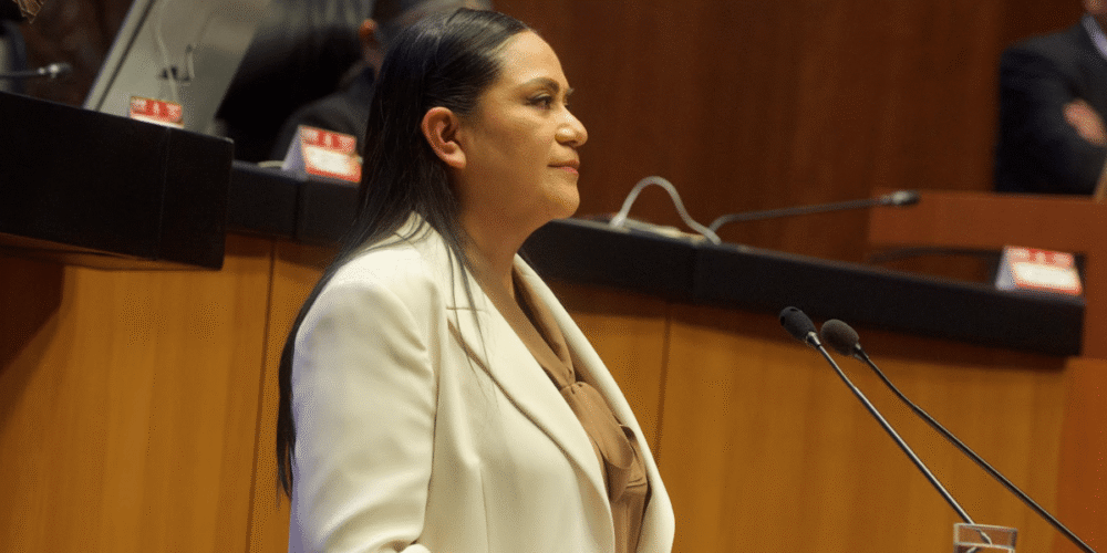 Al comparecer ante el pleno del Senado de la República en el marco de la Glosa del Primer Informe de Gobierno de la Presidenta Claudia Sheinbaum Pardo, la secretaría de Bienestar, Ariadna Montiel Reyes, señaló que, en México la política de bienestar se consolida como el corazón de la Cuarta Transformación